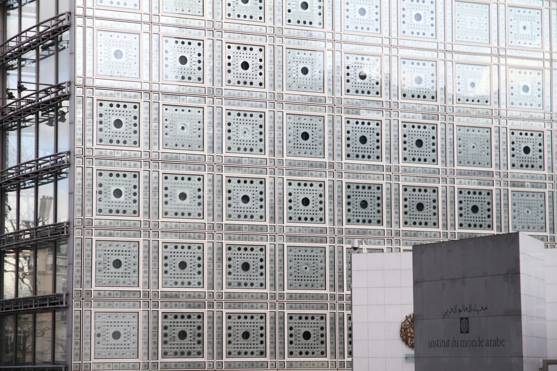 Institute du Monde Arab in Paris by Jean Nouvel.
